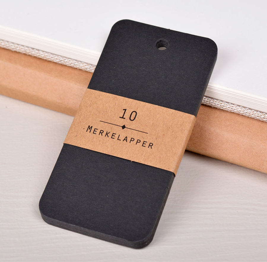 Merkelapp ∙ MONO ∙ Sort