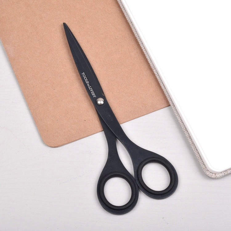 
                      
                        Sort saks 16,5cm
                      
                    
